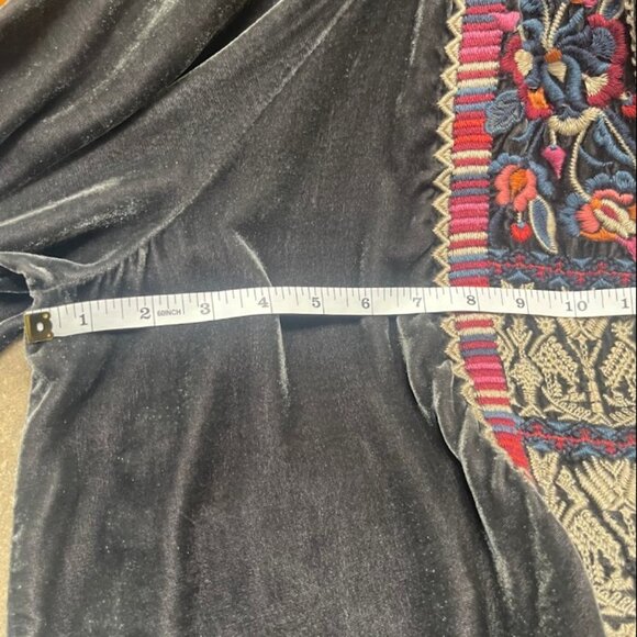Johnny Was - Claude Embroidered Velvet Blouse In Gray Silk Blend Size 2XL - Picture 6 of 7